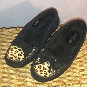 Black and Leopard Print Cow Hair Forepart Minnetonka Moccasins 10